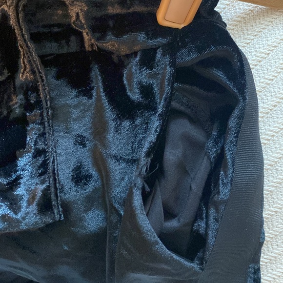 Chelsea28 Black Tuxedo Striped Wide Leg Velvet Pants. Size 10 - Picture 7 of 8